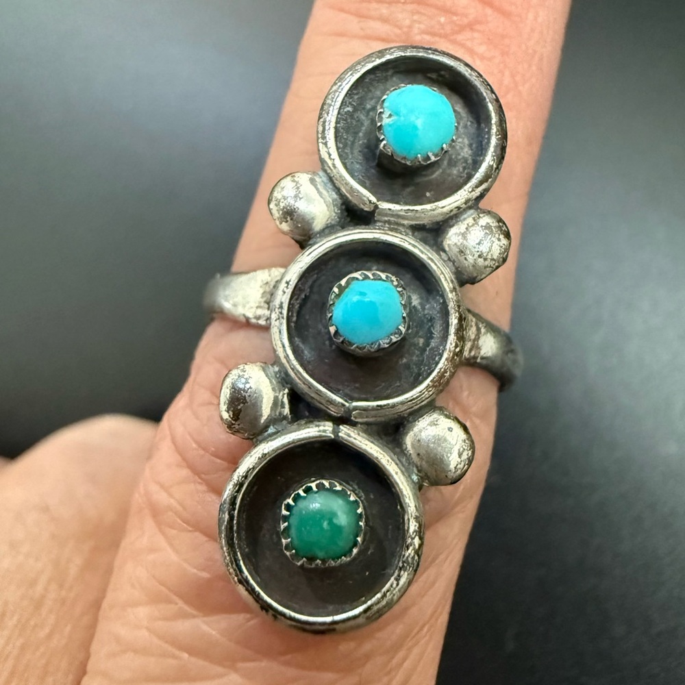 Vintage Unsigned Zuni Native American 3-Row Green Blue Turquoise Ring Size 6 4g. - Picture 10 of 14